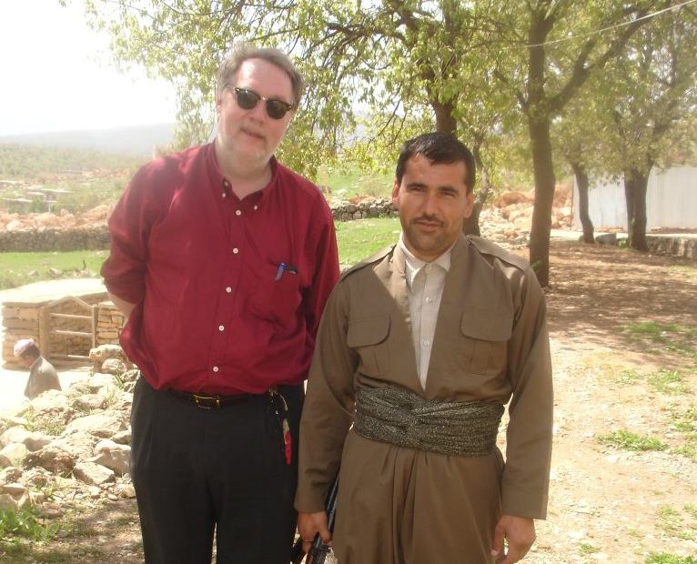 Gary Kent (left) with a Peshmerga soldier on a visit to Iraqi Kurdistan