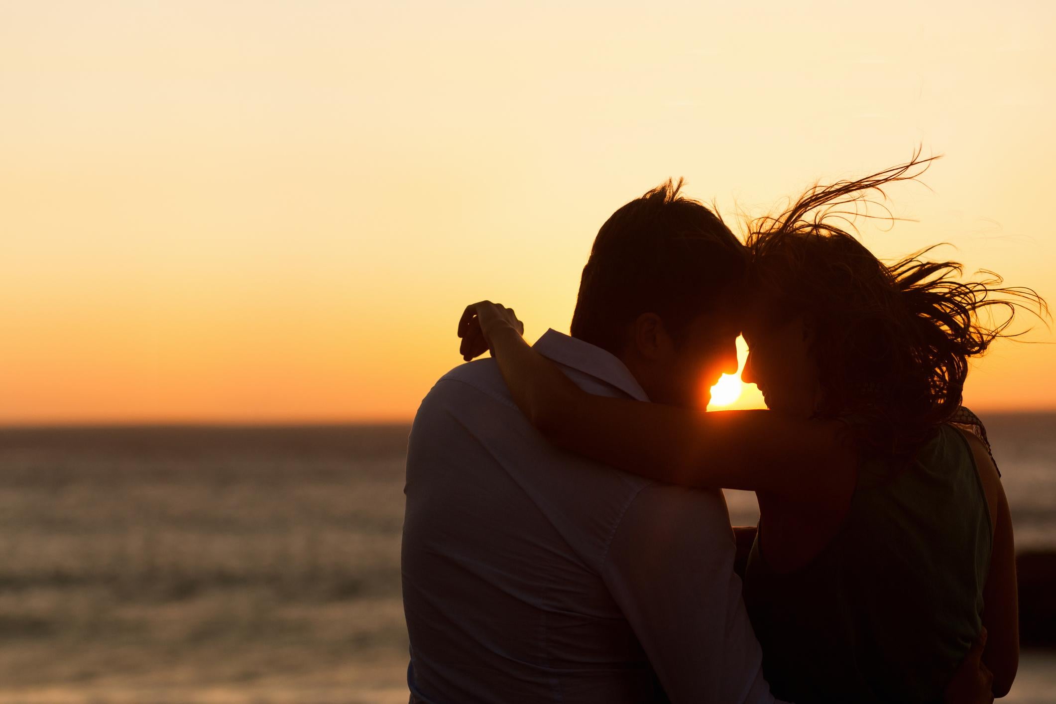 How To Fall Back In Love With Your Partner Psychologists Reveal The