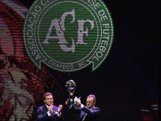 Chapecoense presented with Copa Sudamericana trophy as players join