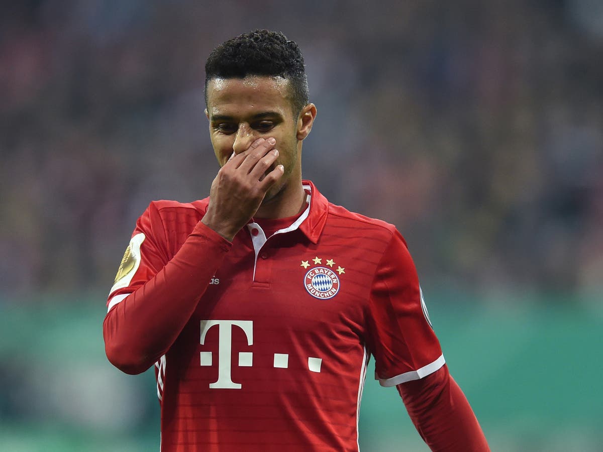 Thiago Alcantara Passes To Santa Claus During Bayern Munich S Win Over Leipzig The Independent The Independent