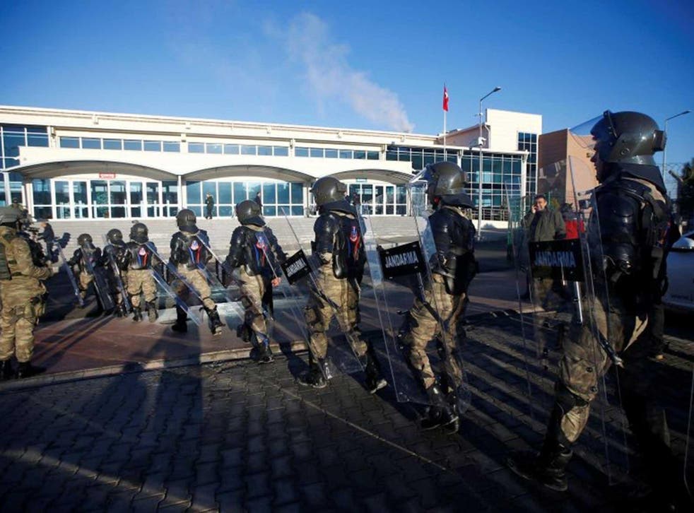 Armed soldiers outside of the courthouse in Istanbul