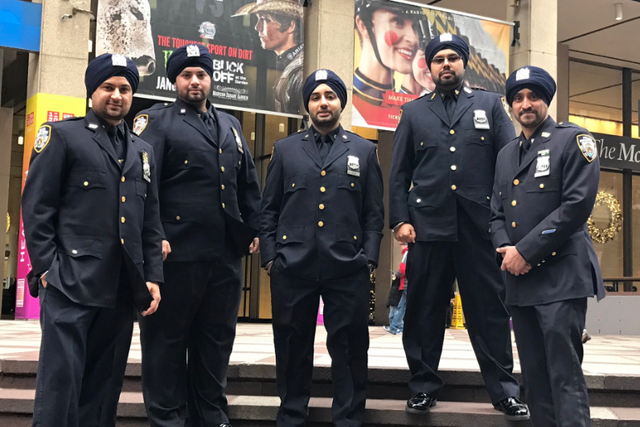 Sikh officers can now wear a turban with an NYPD badge