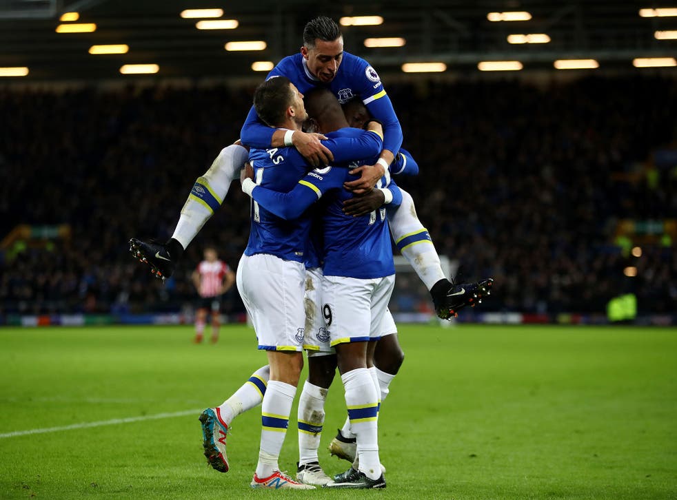 Everton bounced back from their 2-2 draw at Hull to secure all three points against Southampton