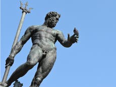 Facebook 'censors' naked statue of sea god Neptune