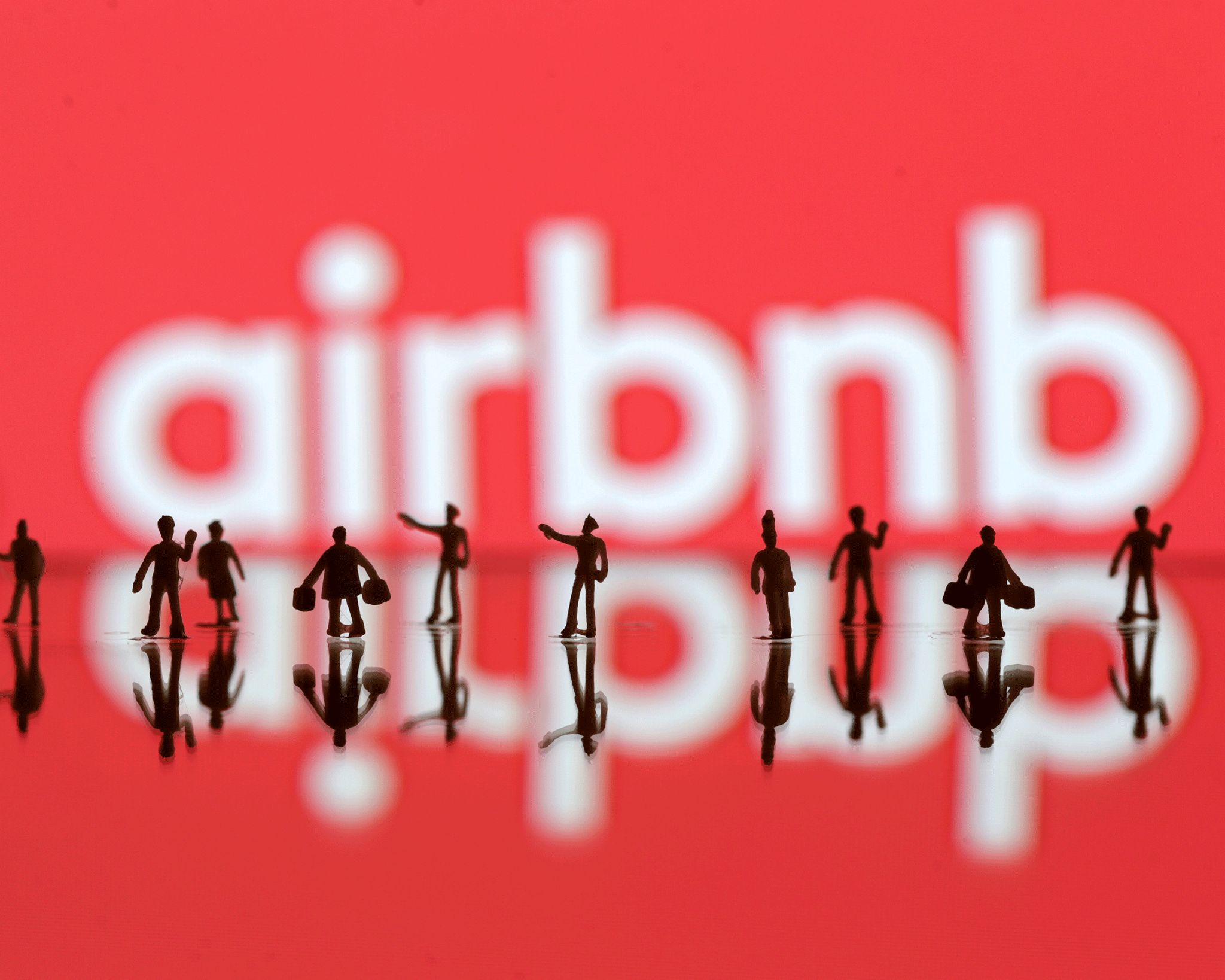 Airbnb changes its name to Aibiyin and doubles investment to woo China