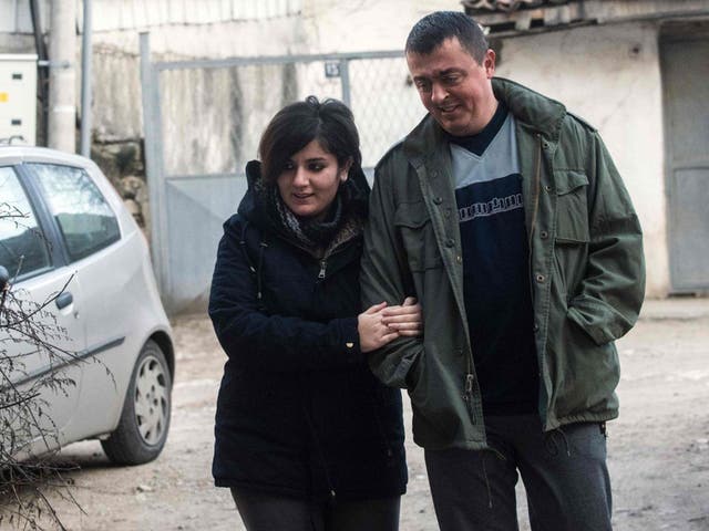 Noora Arkavazi (L) and her husband Bobi Dodevski were married several months after meeting by chance at a border crossing
