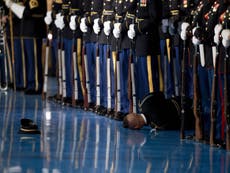 US Army Honour Guard passes out in President Obama's farewell ceremony