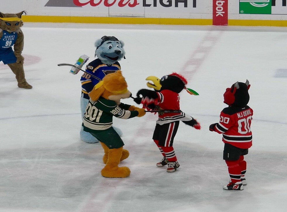 Ice Hockey Team Forced To Apologise For Violent Mascot After Joke Fight Backfires The Independent The Independent