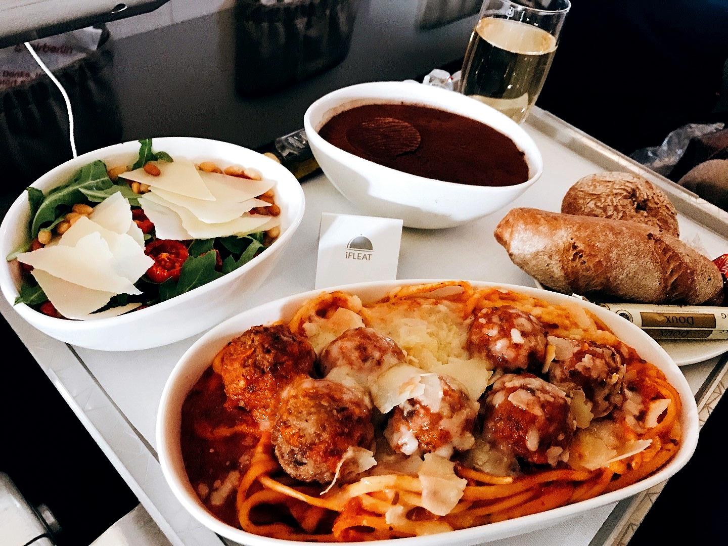 An inflight offering on Air Berlin (Airlinemeals.net)