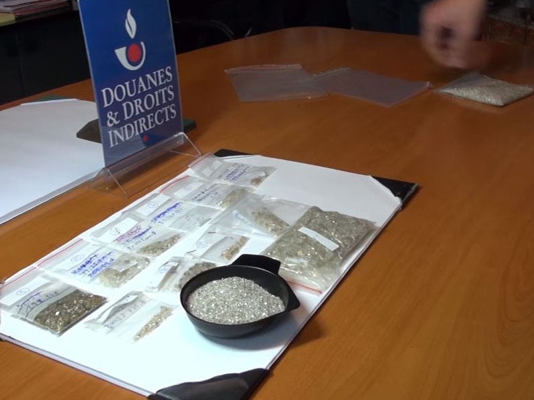 Nearly a kilogram of diamonds were seized