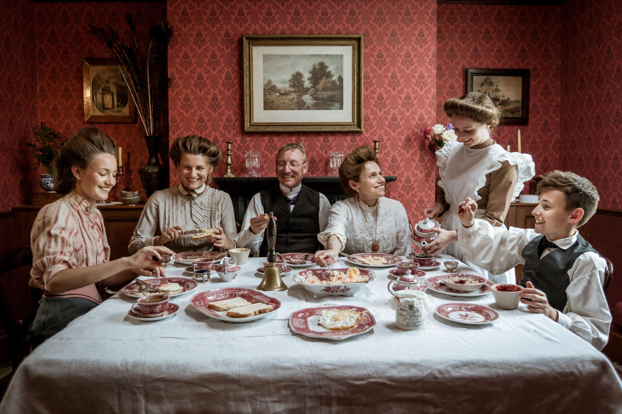 The Robshaw Family tuck into another 3,000 calories Edwardian snack