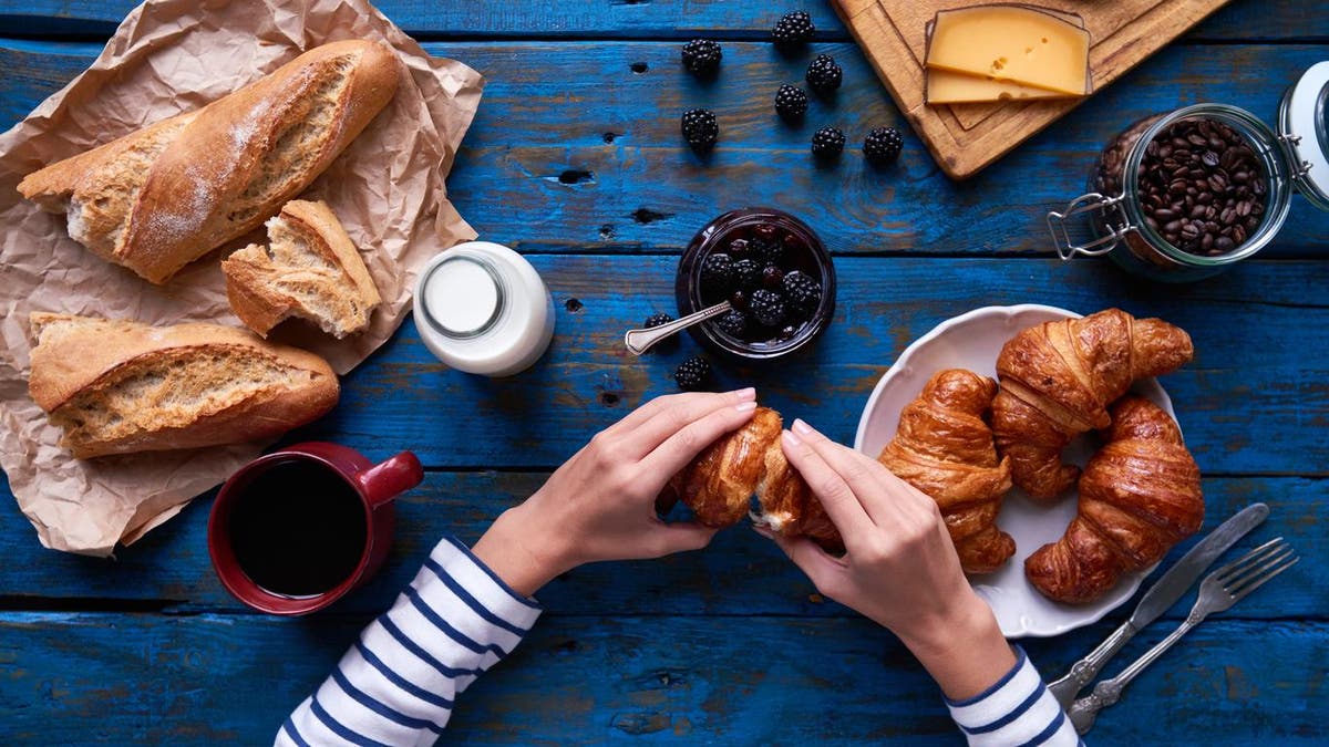 No snacking and slow eating: The secret to how French women stay slim | The Independent
