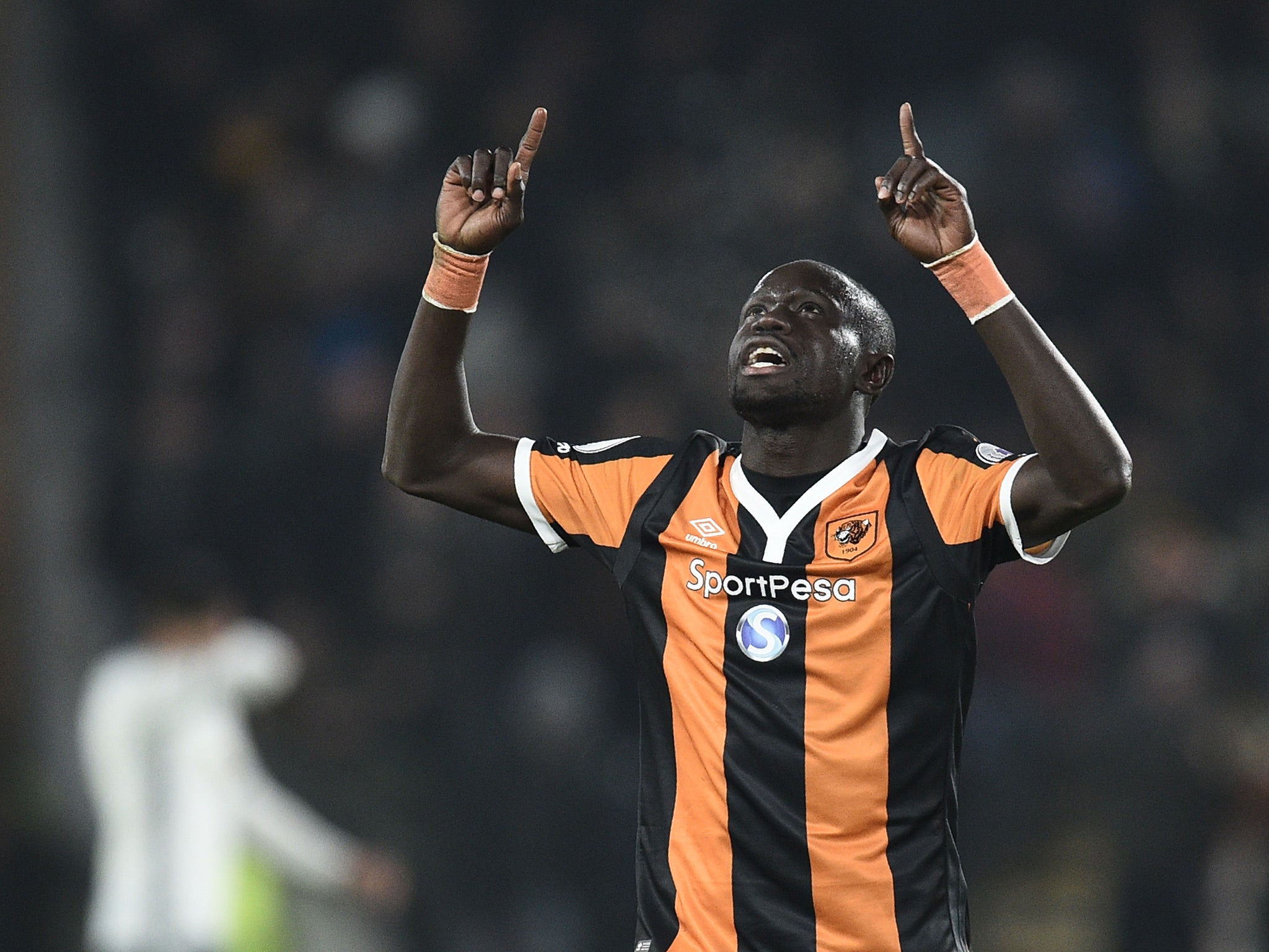 The impressive Oumar Niasse scored late on to give Hull some brief hope of progression