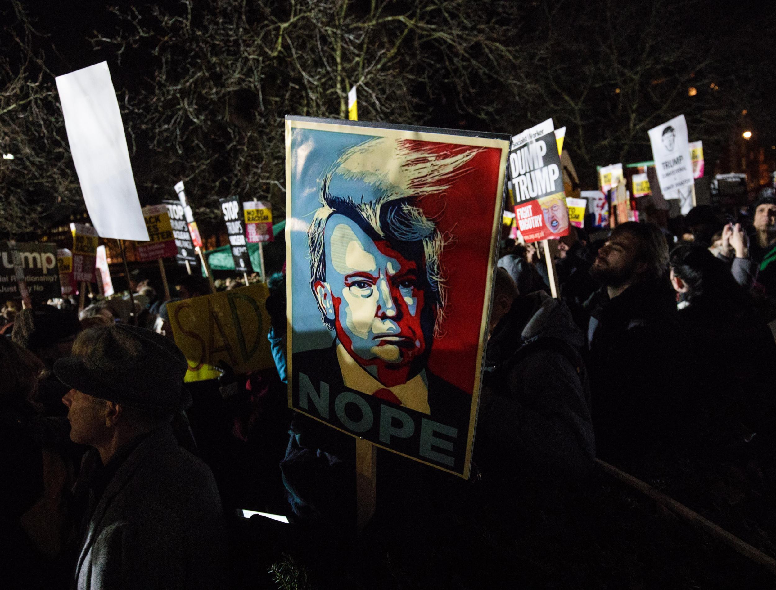 Bildergebnis fÃ¼r Rally against Trumpâs visit to the UK (Live Stream record)