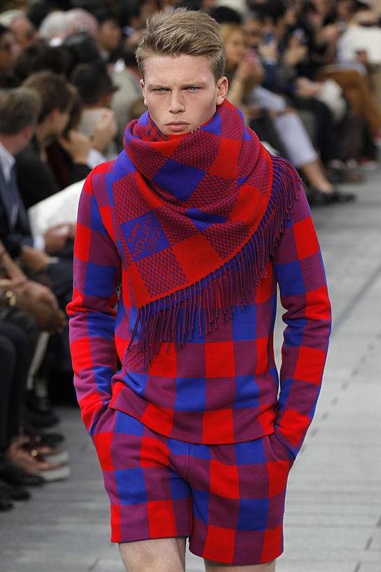 Louis Vuitton’s menswear SS12 show featured knits very similar to the Maasai Shuka