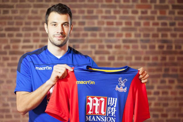 Luka Milivojevic signs for Crystal Palace