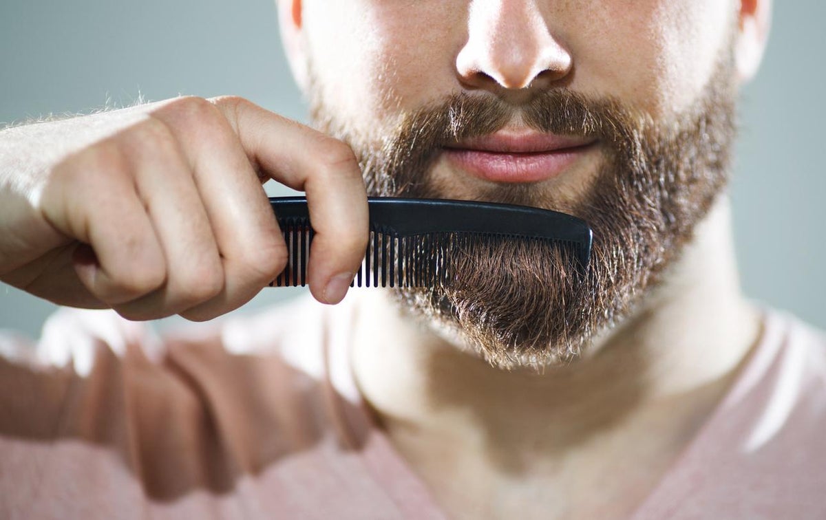 beard combing