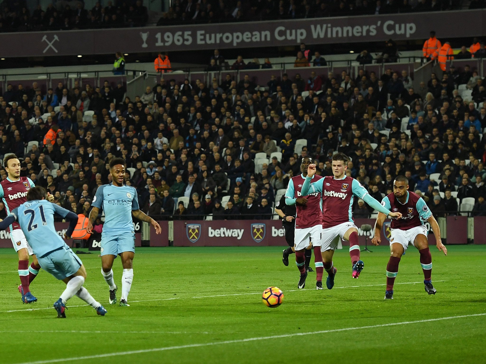 David Silva finishes for City from close distance