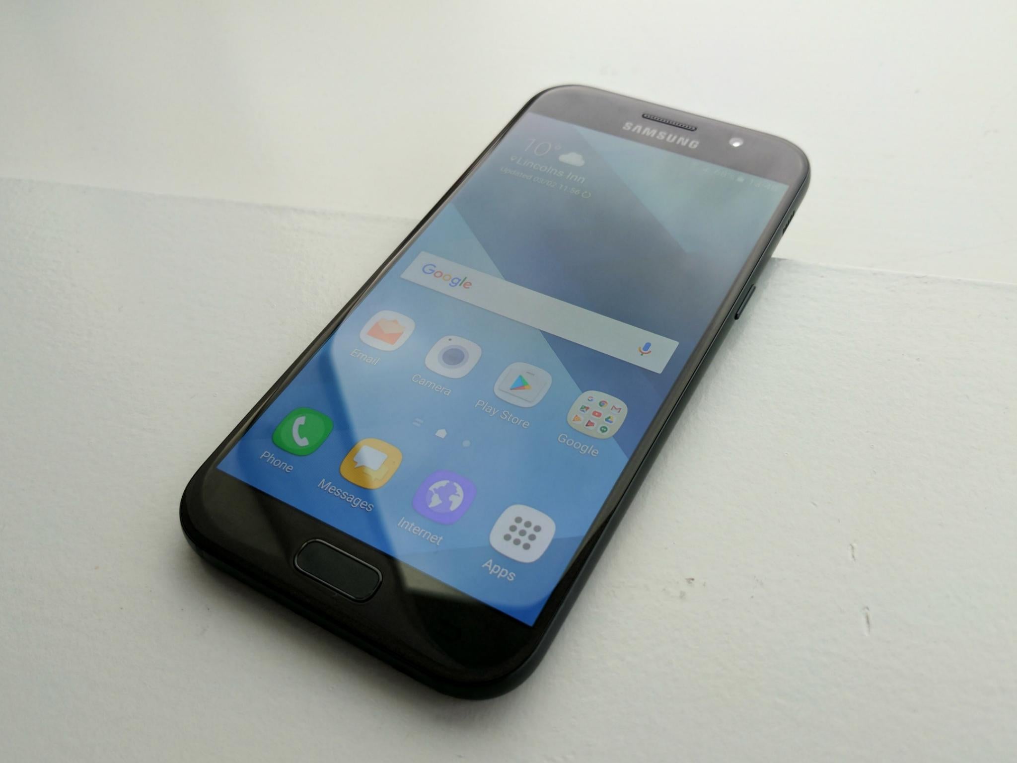 If you can't afford the S7 or Google Pixel, the Galaxy A5 is well worth consideration