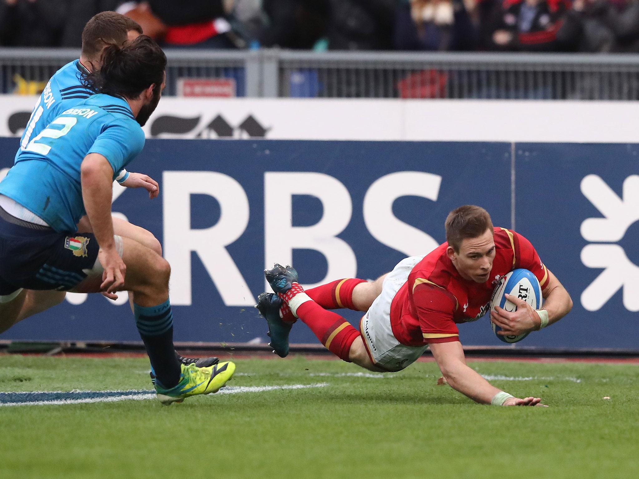 Liam Williams scores the second try for Wales against Italy