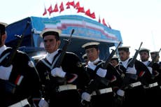 Iran responds to US sanctions with military drills 