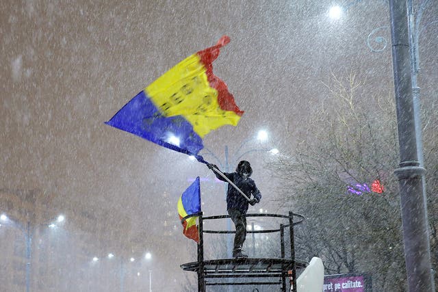 Bitterly cold conditions are not deterring the Bucharest protests calling for the government to resign