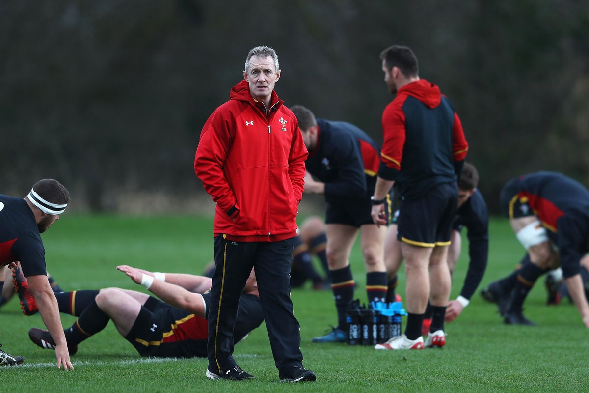 Underappreciated and sometimes ridiculed, Rob Howley seeks to prove a ...