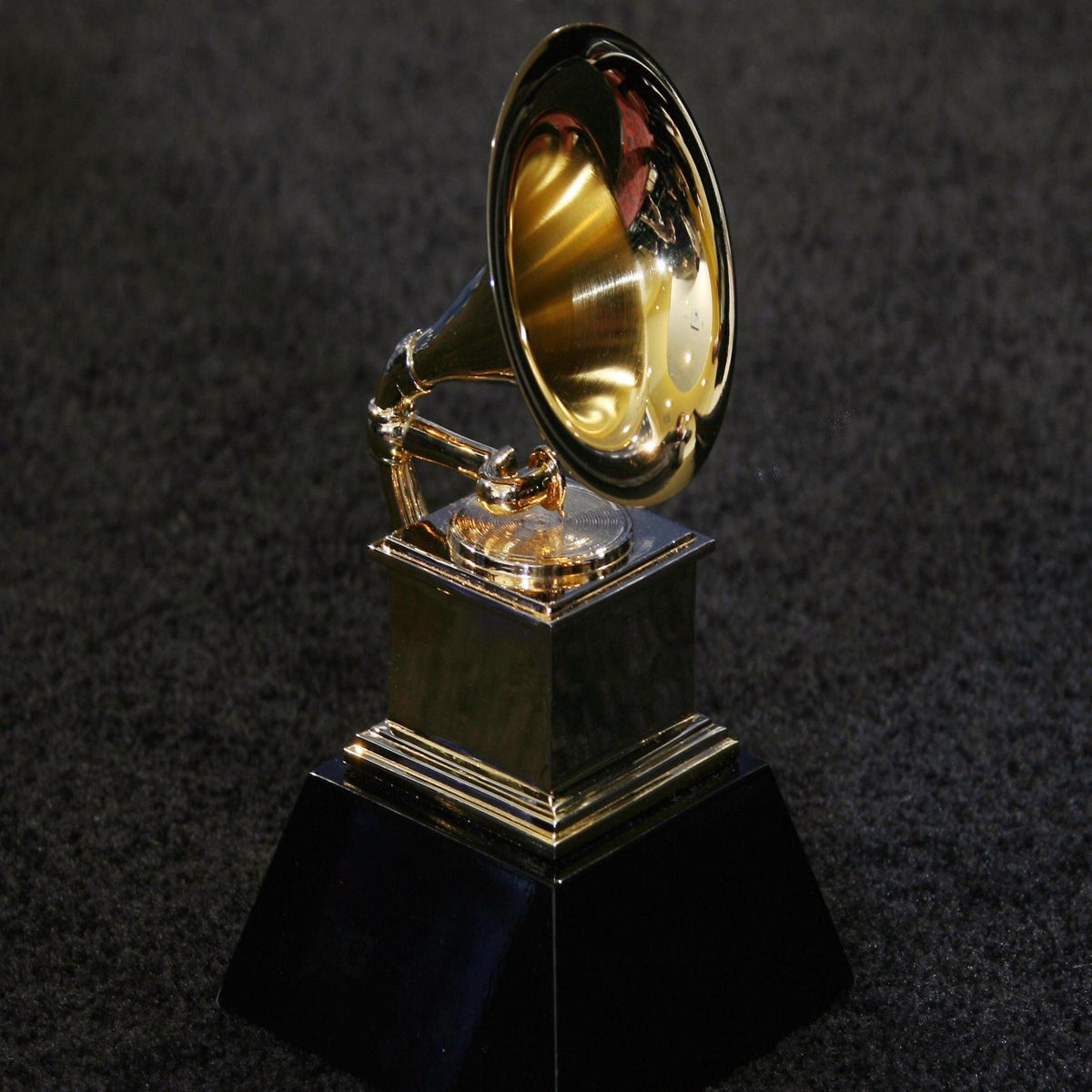 Full list of winners of 59th annual Grammy Awards