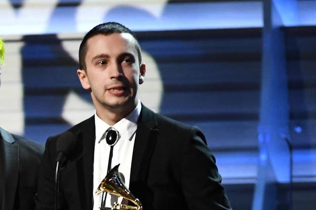 21 Pilots accept their Grammy Award for Best Pop Duo/Group Performance