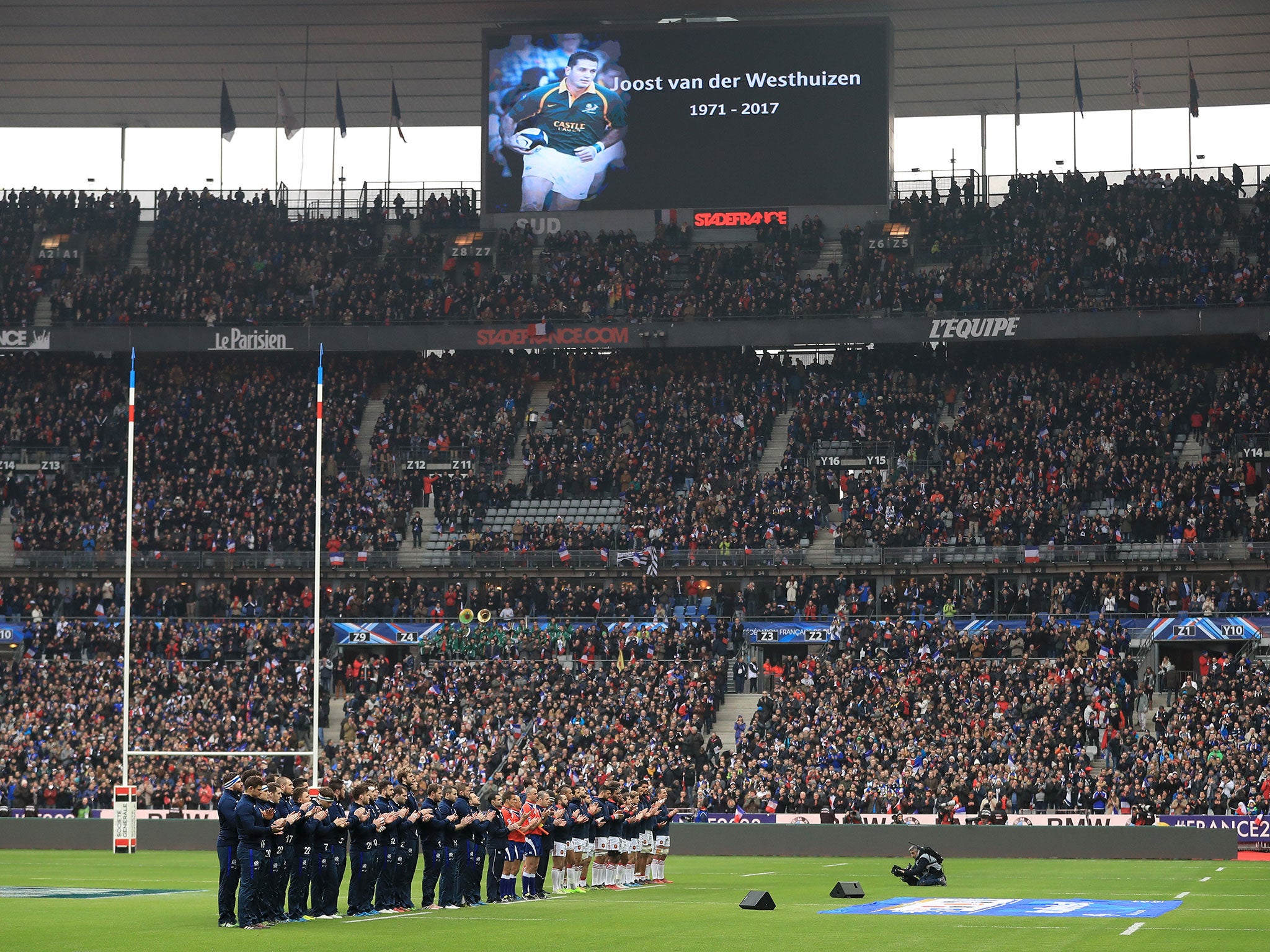 Supporters at the France vs Scotland match broke out into spontaneous applause