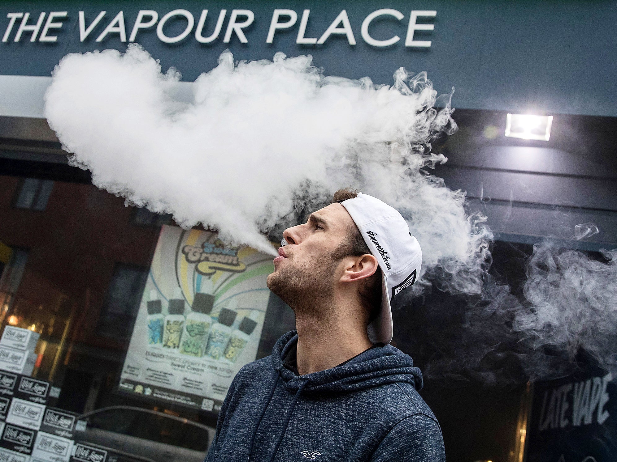 Young people have fallen ill in the US after vaping