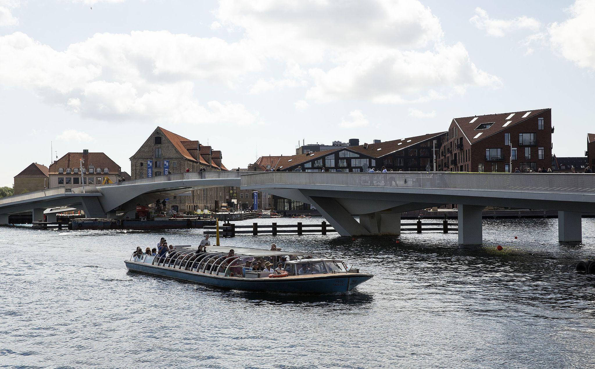 The new Inderhavnsbroen bridge is known locally as 'the kissing bridge'
