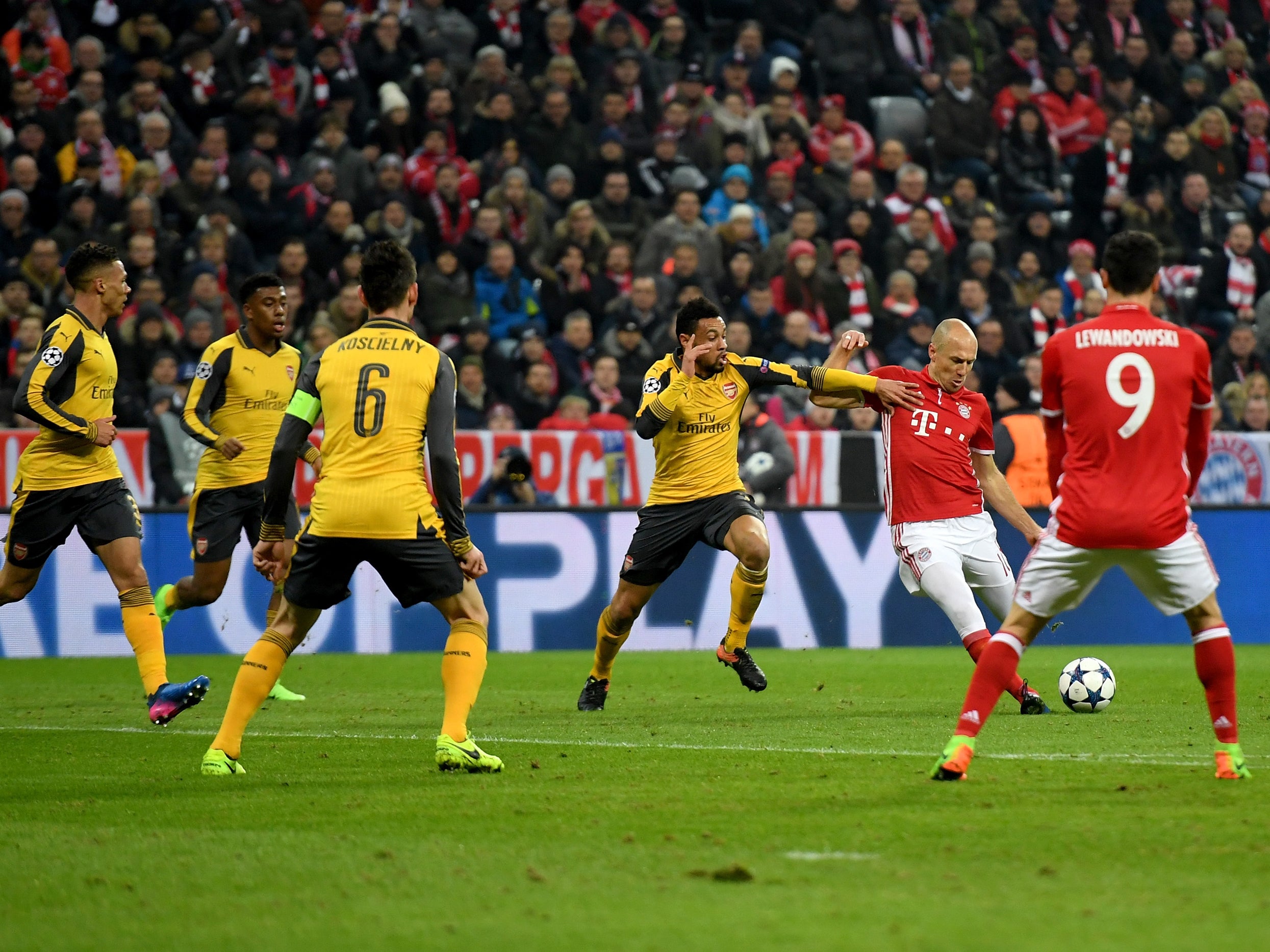 Coquelin made the error of showing Robben onto his favoured left