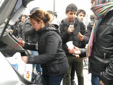 Paris authorities tell volunteers stop distributing food to refugees