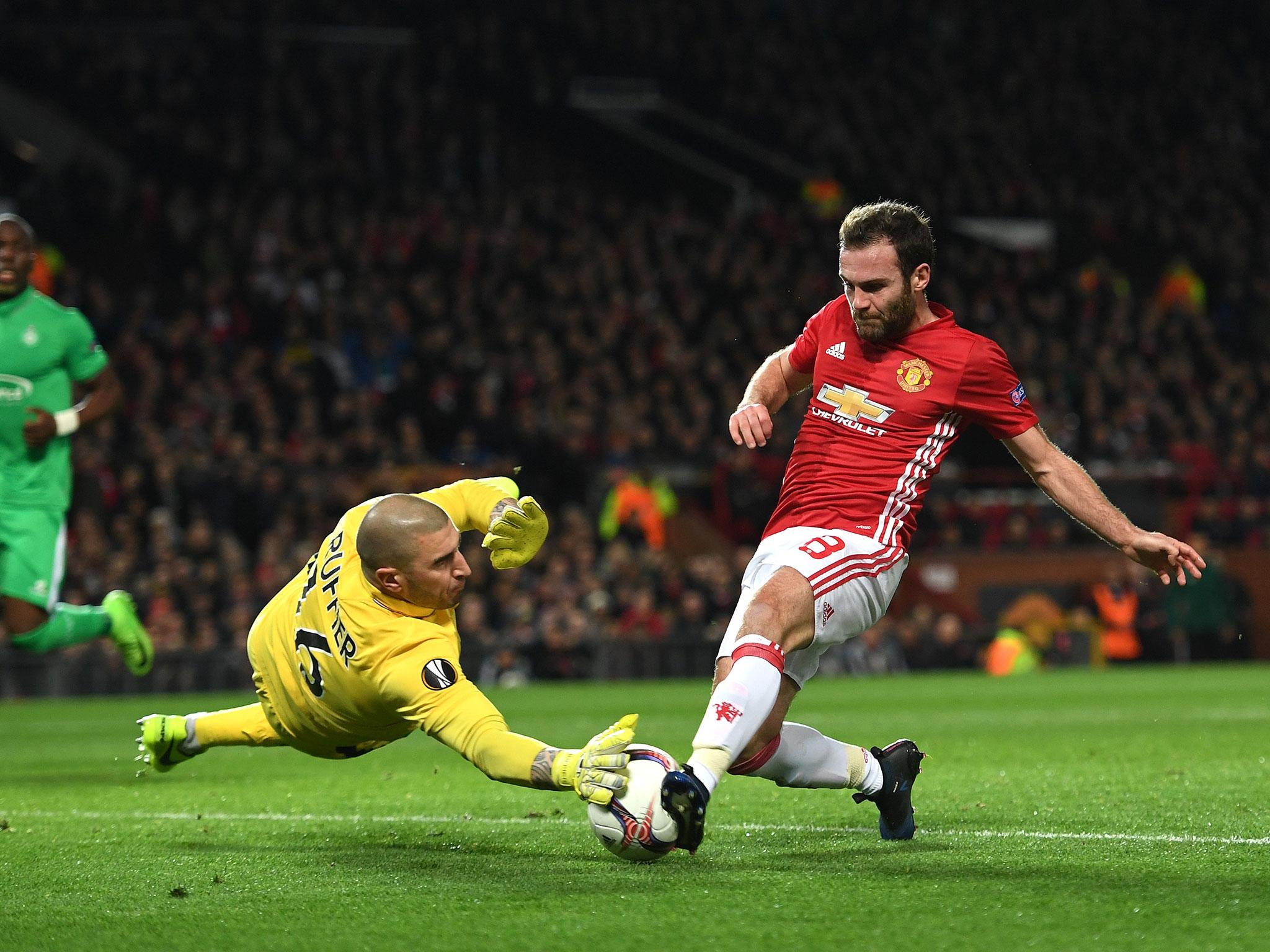 Juan Mata is denied by Saint-Etienne's Ruffier