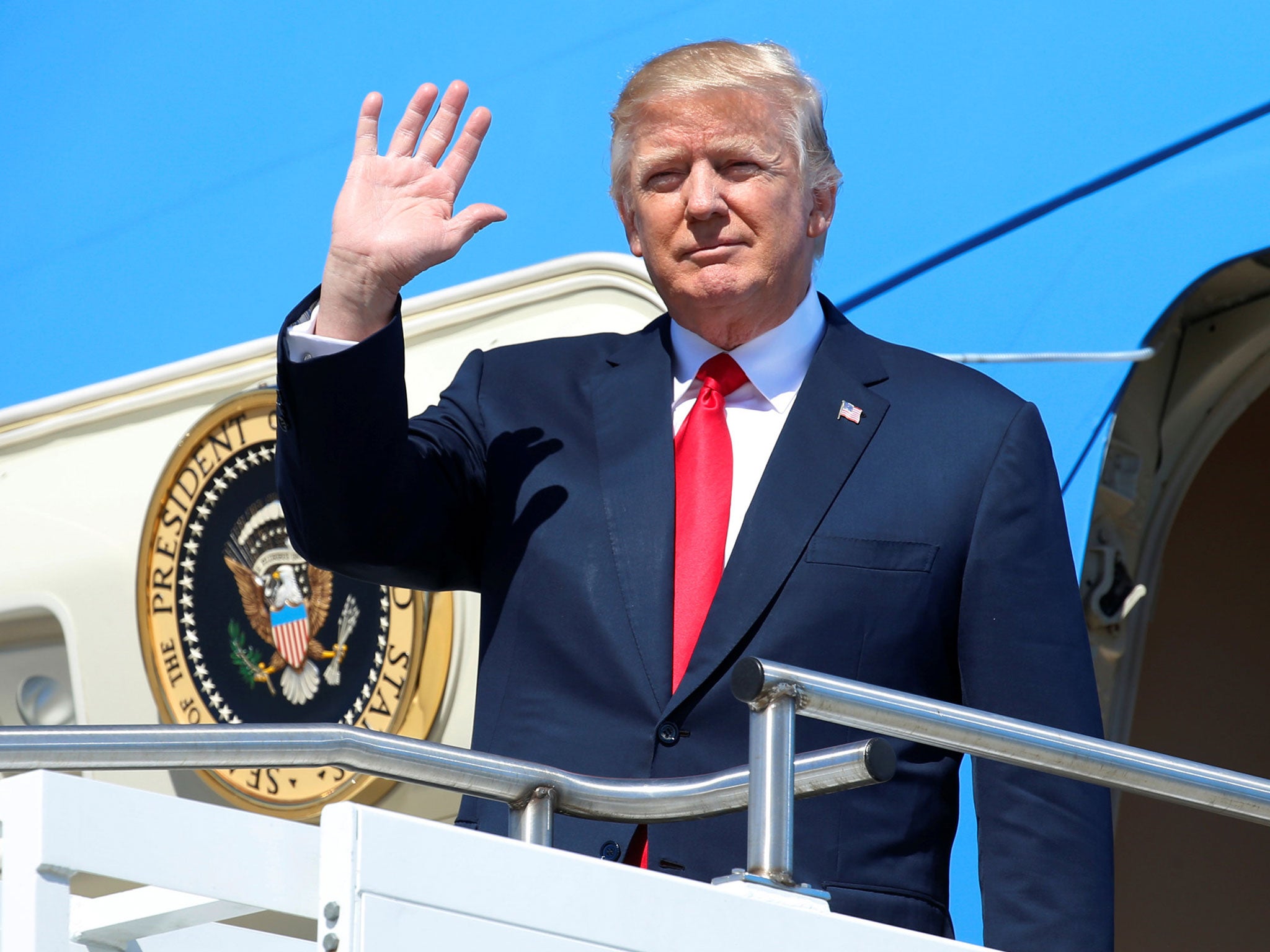 Donald Trump arrives to tour the Boeing South Carolina facility