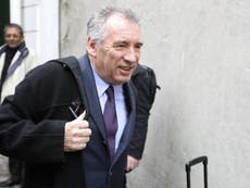 Bayrou backs Macron in French election boosting fight against Le Pen