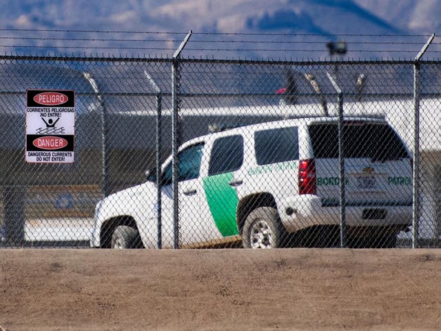 A US border patrol vehicle near the Mexican border
