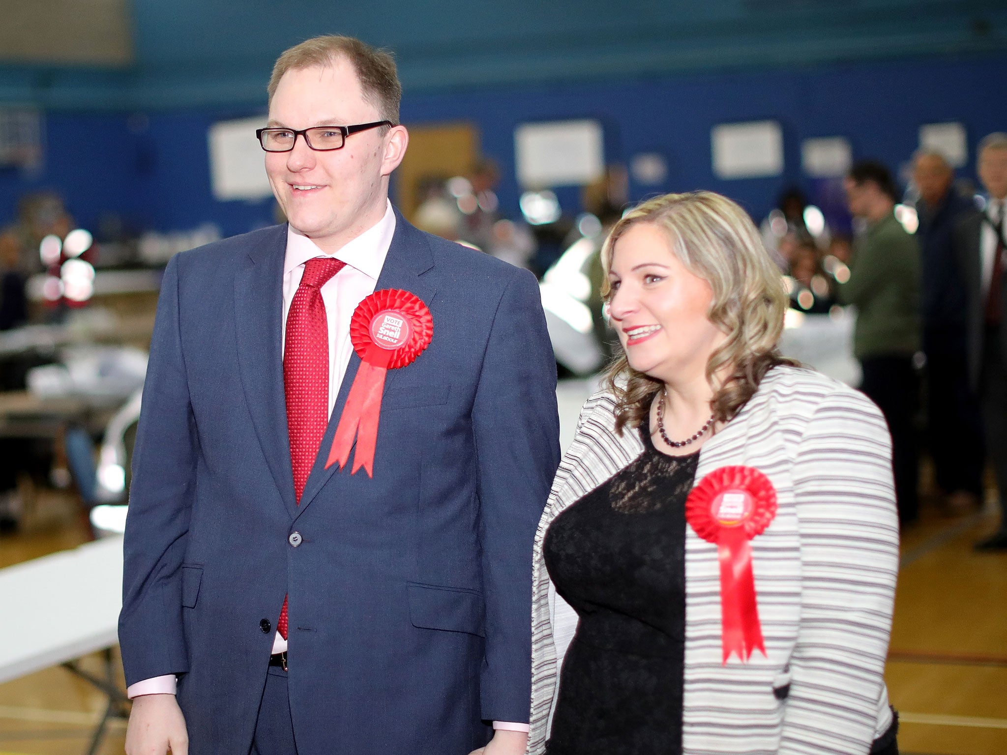 Labour candidate Gareth Snell and wife Sophia arrive at Fenton Sports Centre as votes are counted