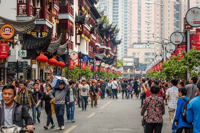 Shanghai old town: the population of China may have already been overtaken by India