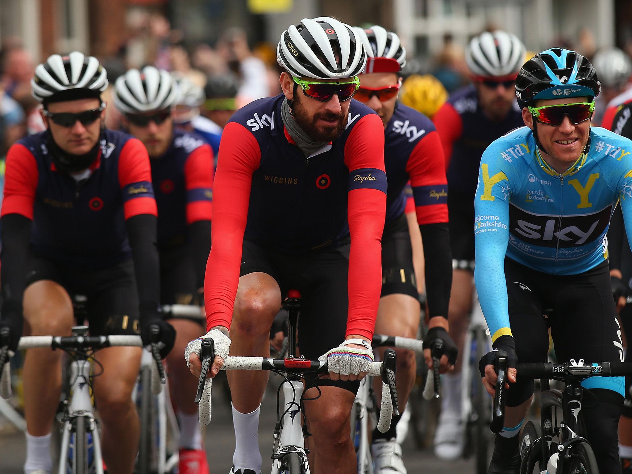 Bradley Wiggins with his Team Sky cycling team in 2015