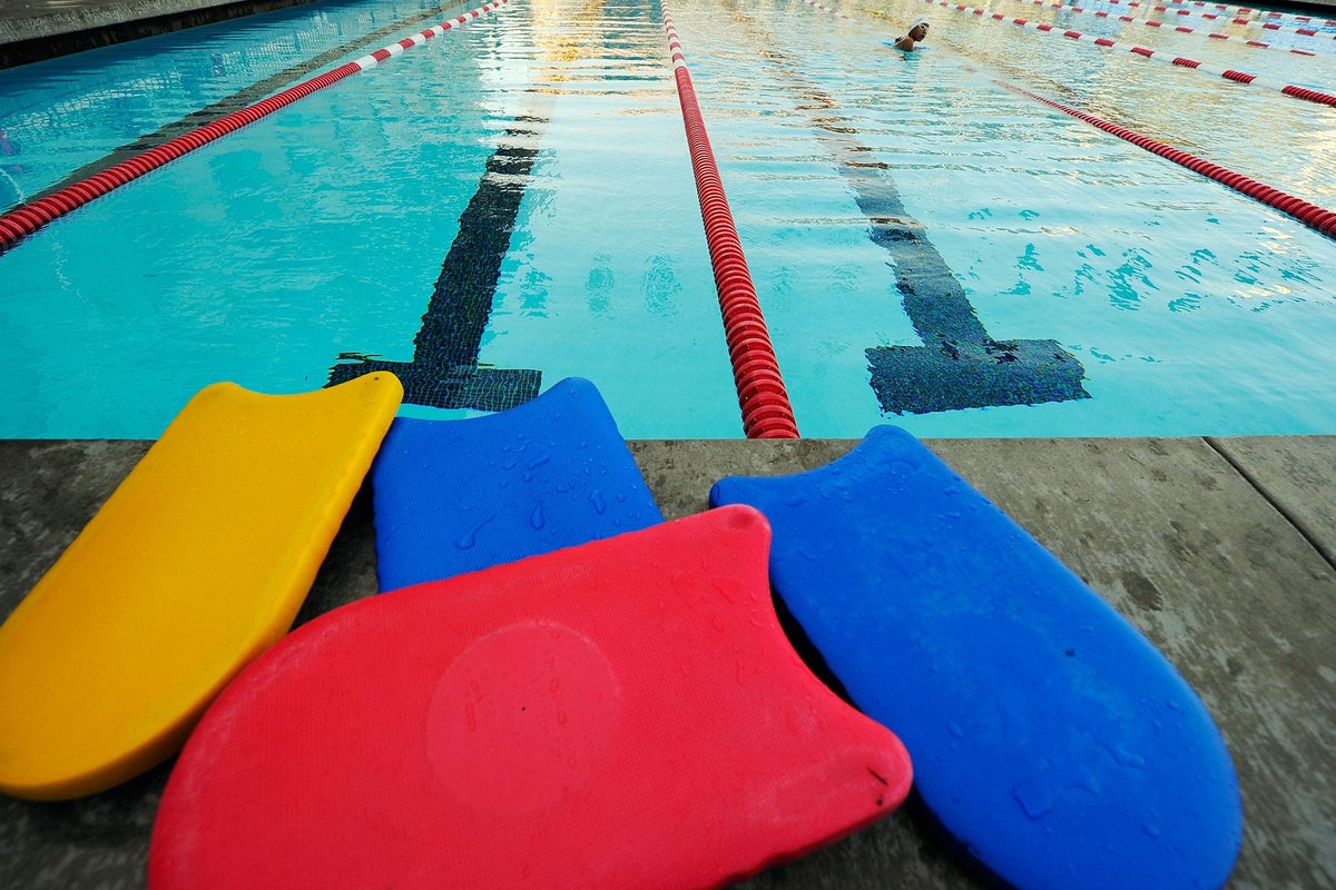 Swimming teacher drank wine from the bottle before lesson and fell over in pool