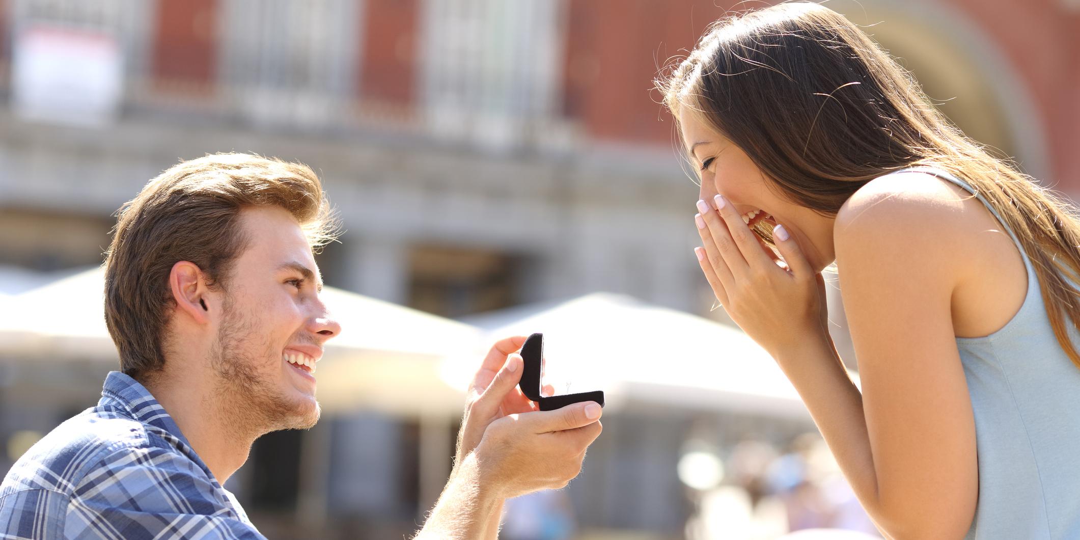 This Is Why We Get Down On One Knee To Propose Indy100 Indy100