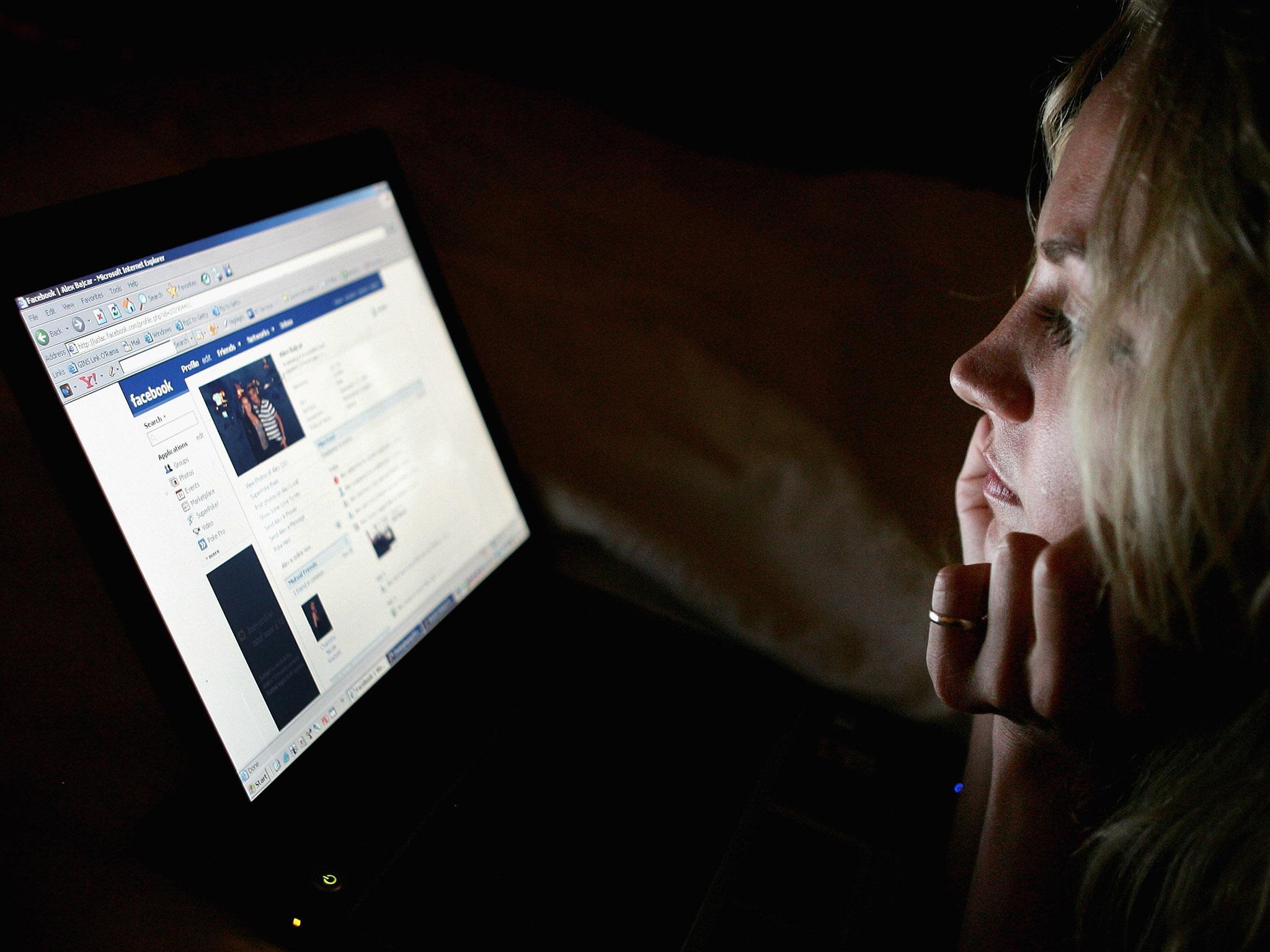Social media increases loneliness, the latest study by the University of Pittsburgh found