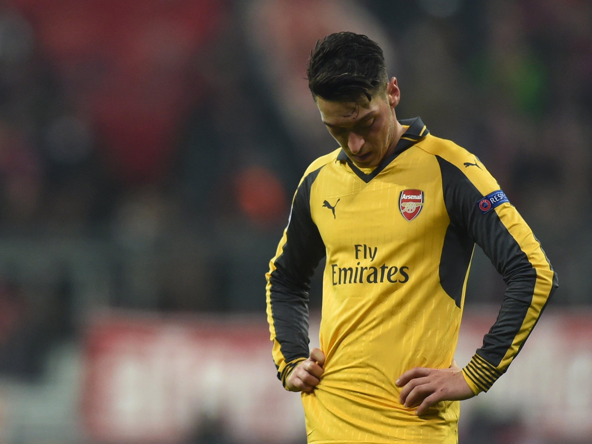 Wenger must decide whether or not to drop Ozil