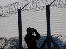 Hungarian border guards 'taking selfies with beaten migrants'