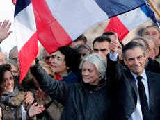 Fillon tells supporters 'not to give up fight' as wife defends herself