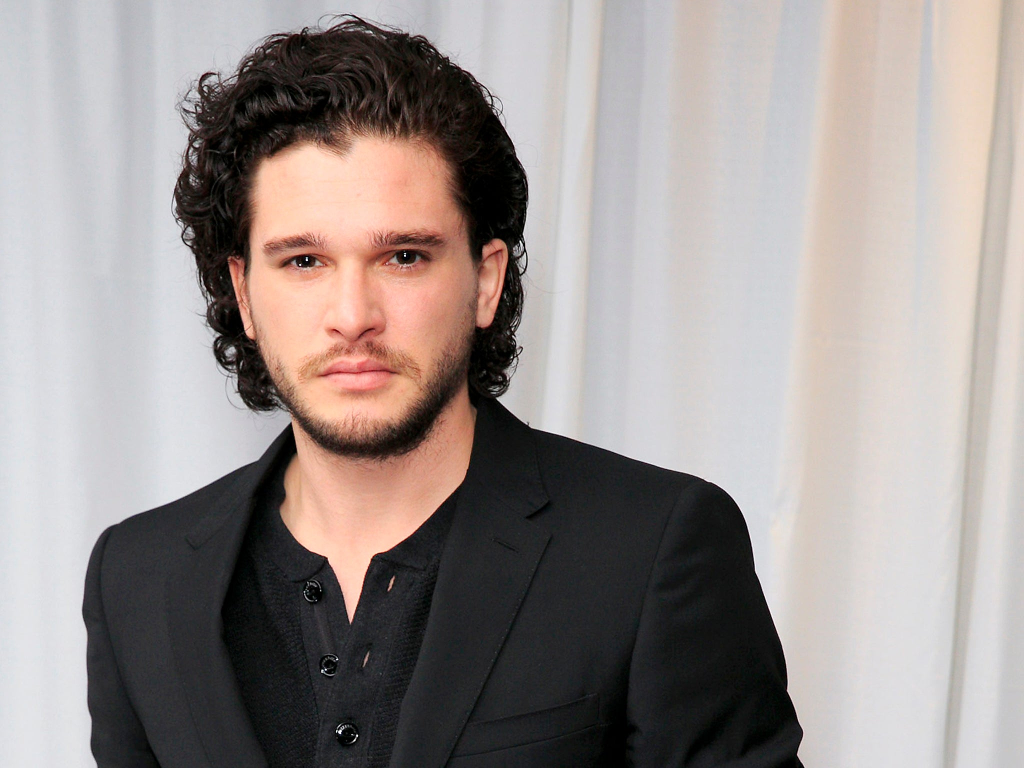 The 'Game of Thrones' star Kit Harington responded to the no food ban by warning that any prejudice towards the younger generation would be disastrous for theatre sales