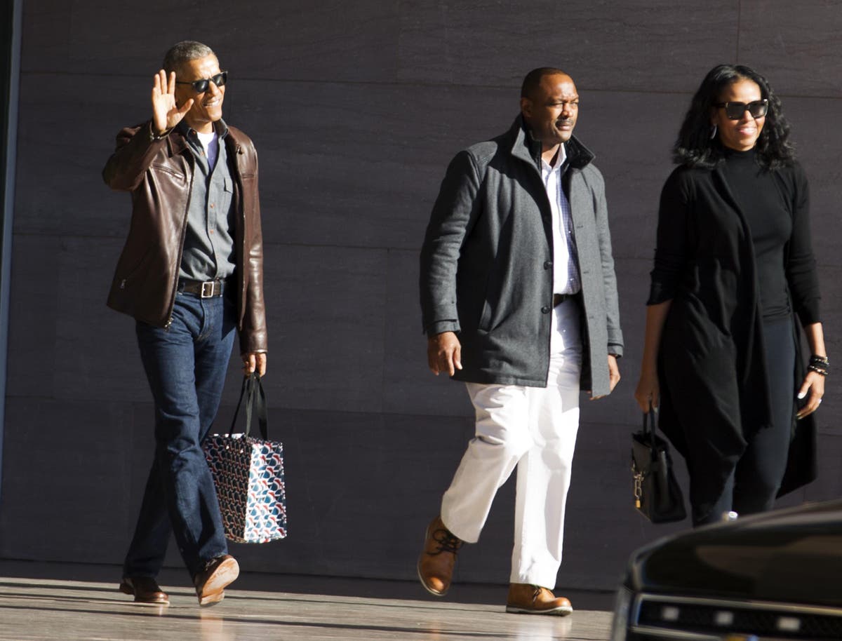 Obama S Casual Off Duty Style Could Be Sending An Important Message The Independent The Independent
