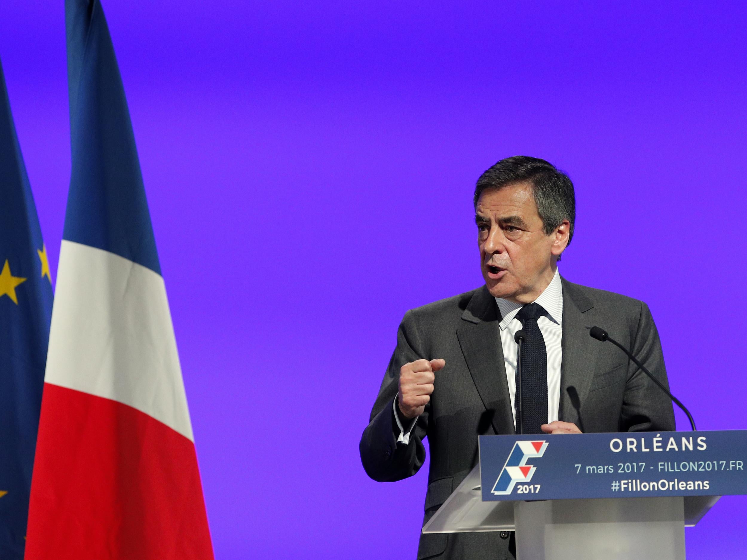 François Fillon has asked centrists of the UDI party to close ranks behind him